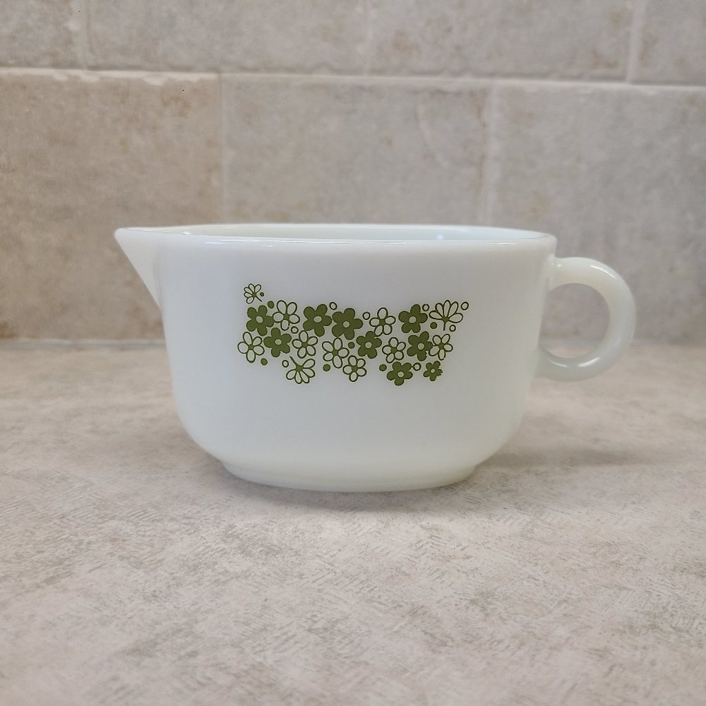 Vintage Pyrex Crazy Daisy Gravy Boat